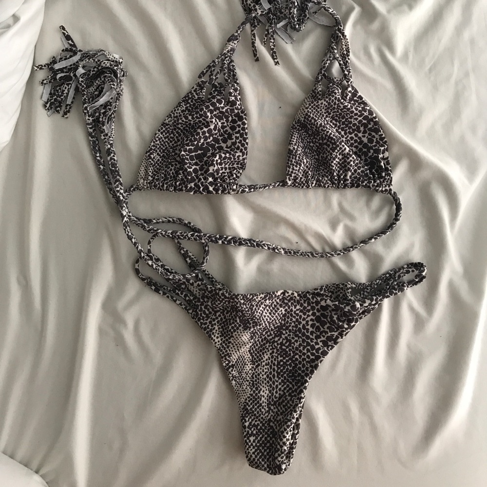 Acacia swim
